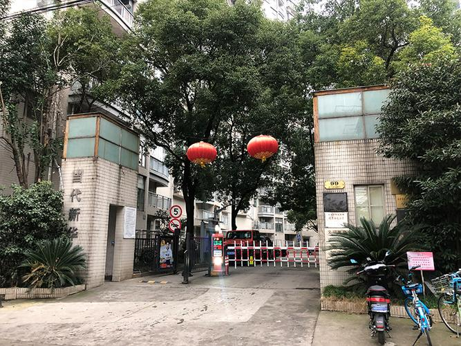 657f9f6d0f801.png 图片3.png